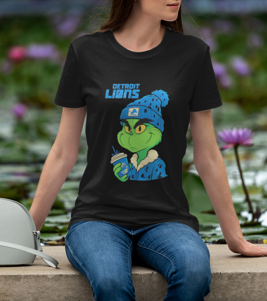 Detroit Lions Grinch Christmas Hat Coffee Cup T-Shirt