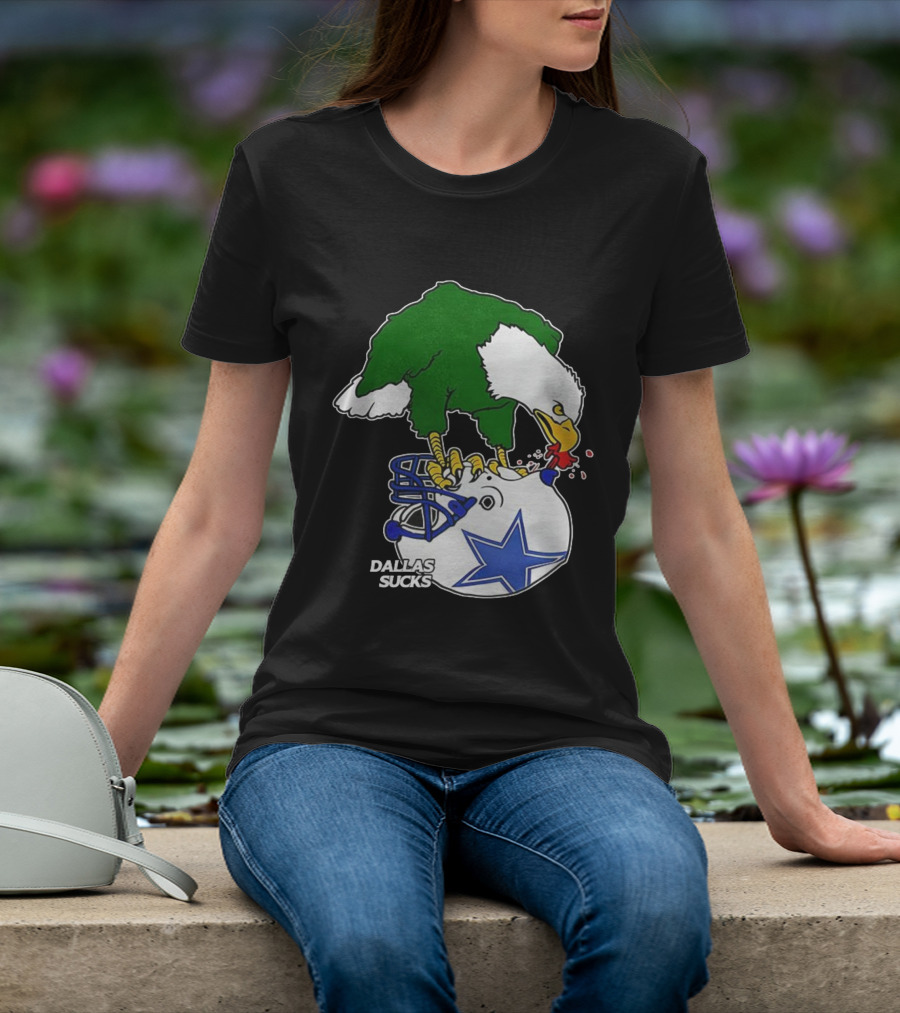 Philadelphia Eagles Pecking Dallas Helmet Dallas Sucks T-Shirt