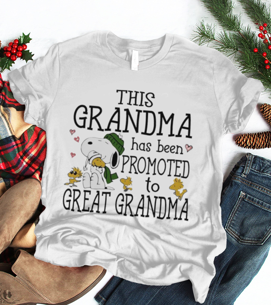 Snoopy Woodstock This Grandma Has Been Promoted To Great Grandma T-Shirt