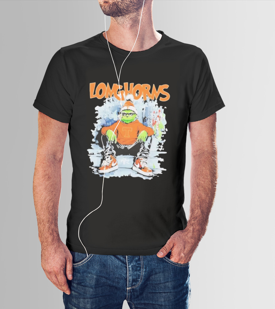 Texas Longhorns Christmas 2025 Grinch Sitting On Steps T-Shirt