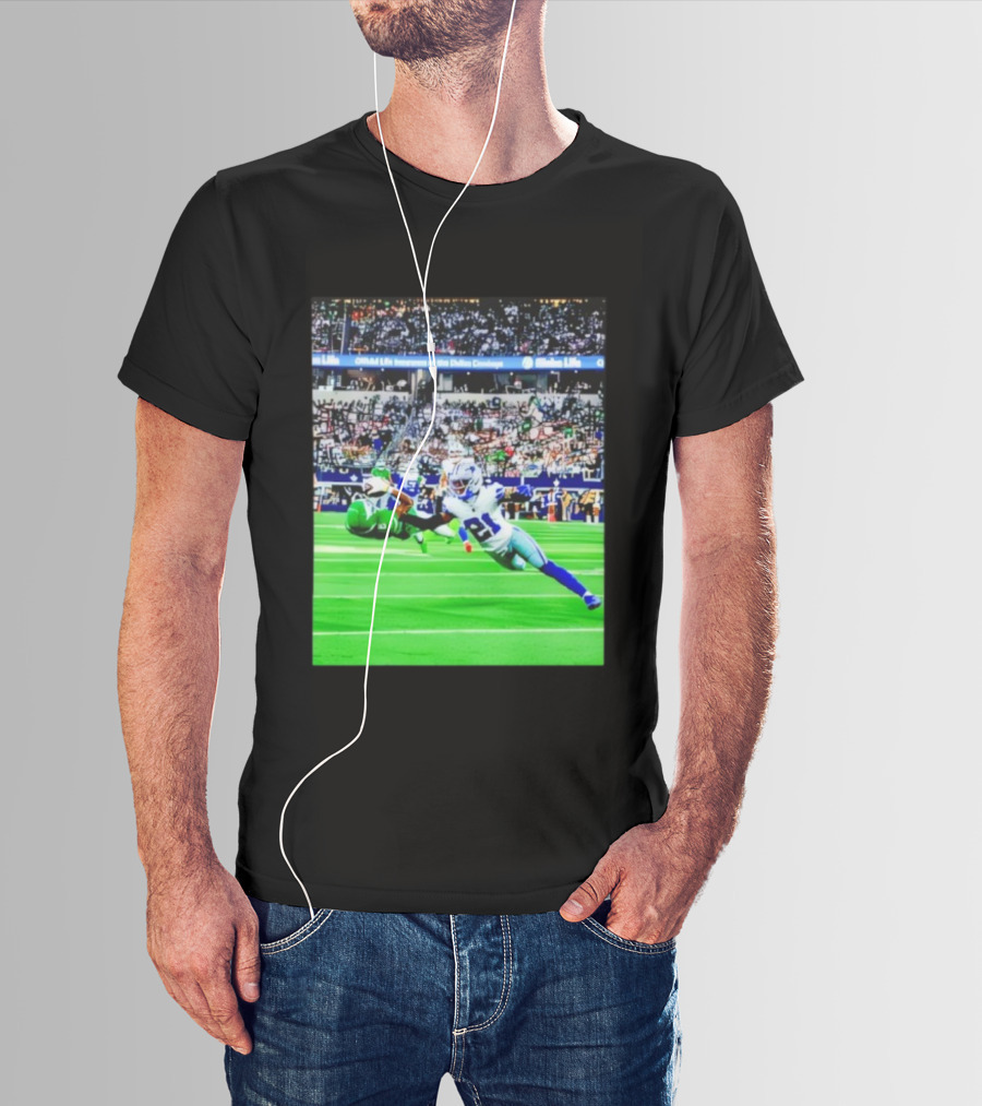 Evonta Smith Spectacular Leap Against Cowboys T-Shirt