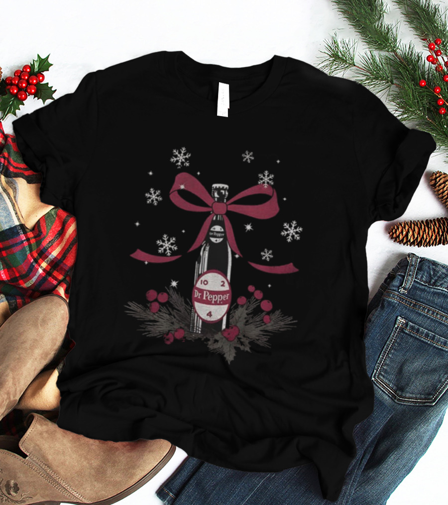 Dr Pepper Christmas Bow Bottle With Snowflakes And Berries T-Shirt