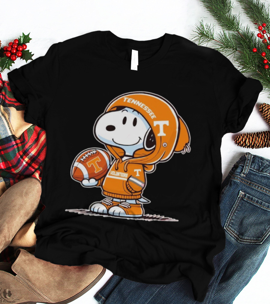 Snoopy Tennessee Volunteers Football T-Shirt