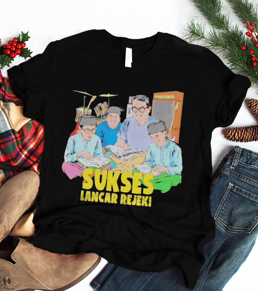 Sukses Lancar Rejeki Illustration With Reading Group And Musical Instruments T-Shirt