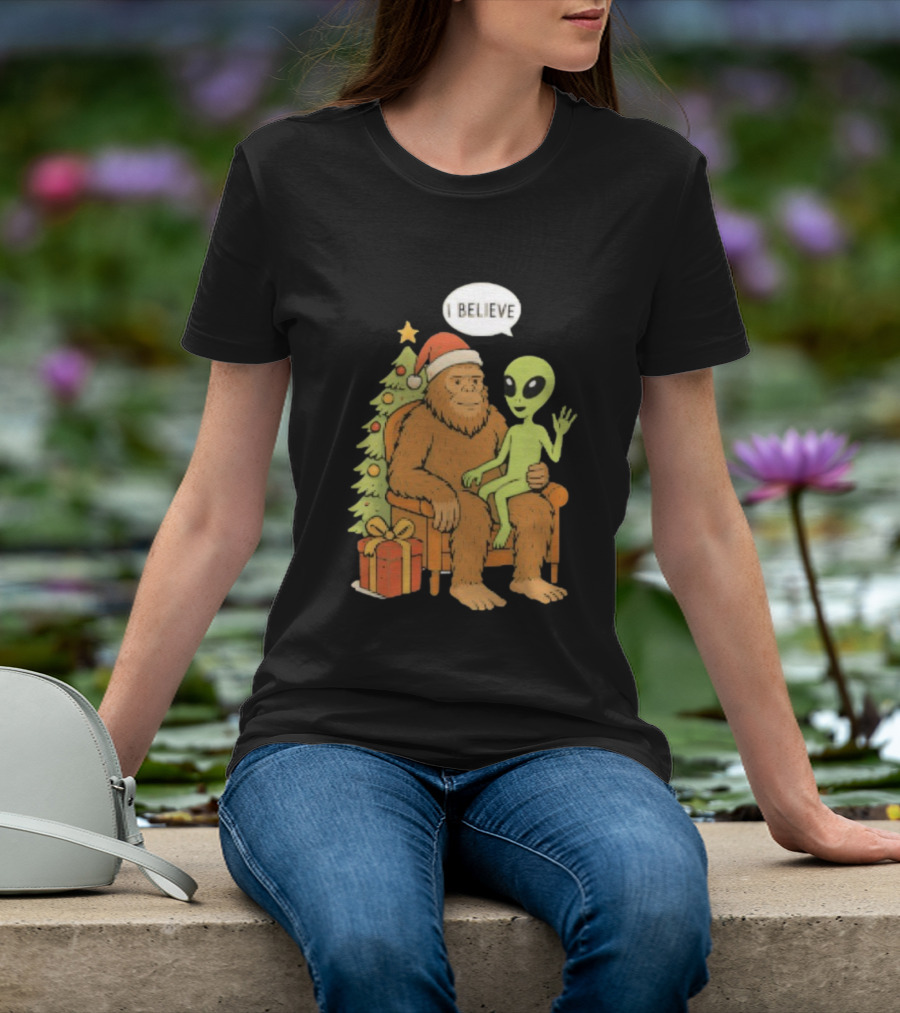 Santa Bigfoot Alien UFO I Believe Paranormal Christmas T-Shirt