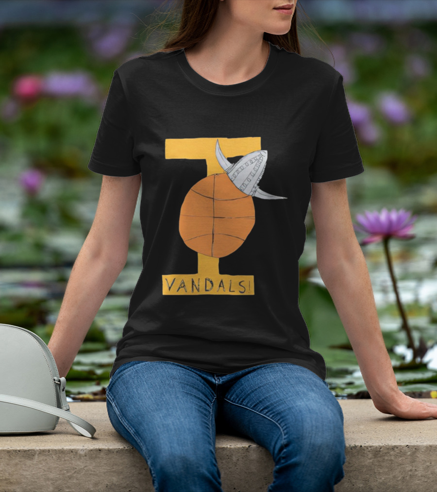 I Vandals Basketball Viking Helmet Graphic T-Shirt