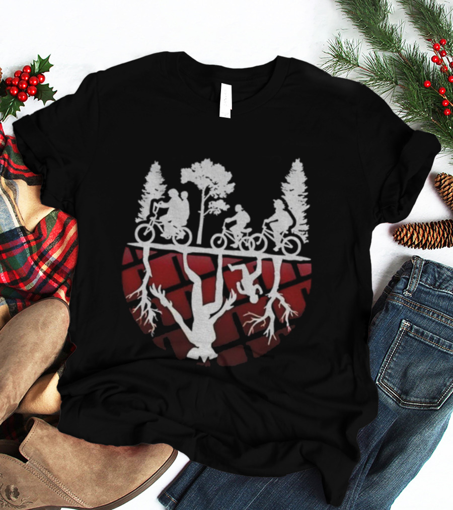 Stranger Things Demogorgon Upside Down Eggo Waffle Merry Christmas T-Shirt