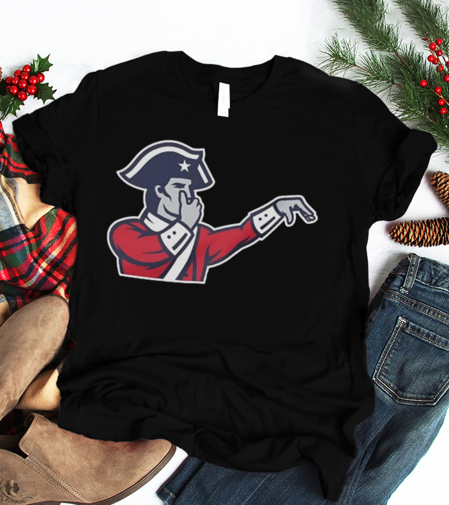 New England Patriots Hold Ya Nose Pat Patriot Gesture T-Shirt
