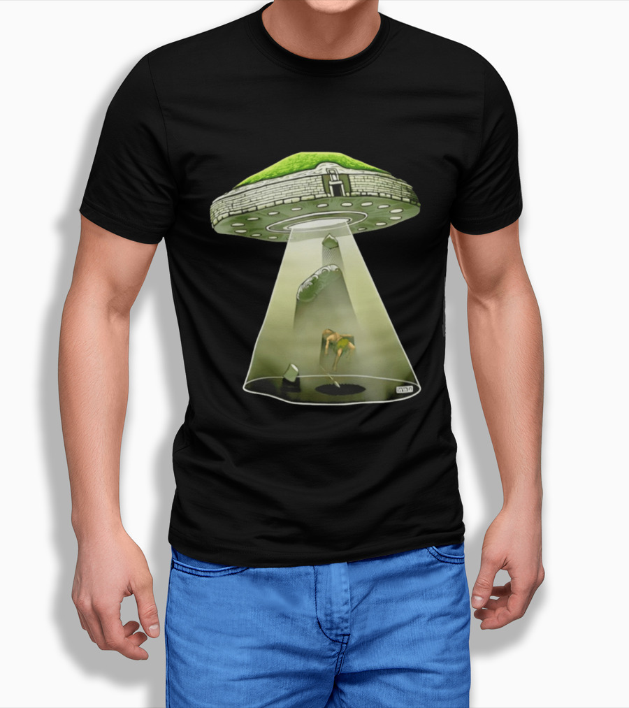 Newgrange UFO Encounter Ancient Aliens UAP Beam T-Shirt