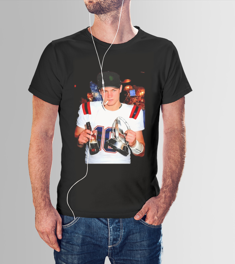 New England Patriots 16 Smoking Beer Trophy T-Shirt