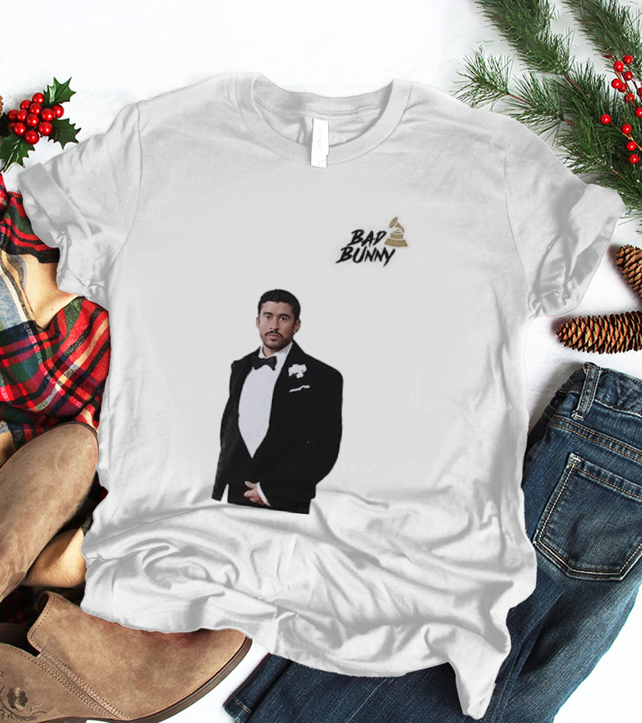 Bad Bunny Grammys Debi Tirar Mas Fotos Album Of The Year T-Shirt