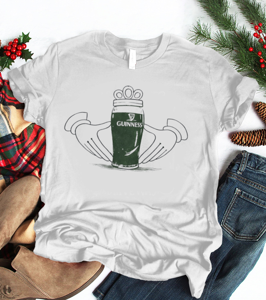 St Patricks Day Claddagh Guinness Pint T-Shirt
