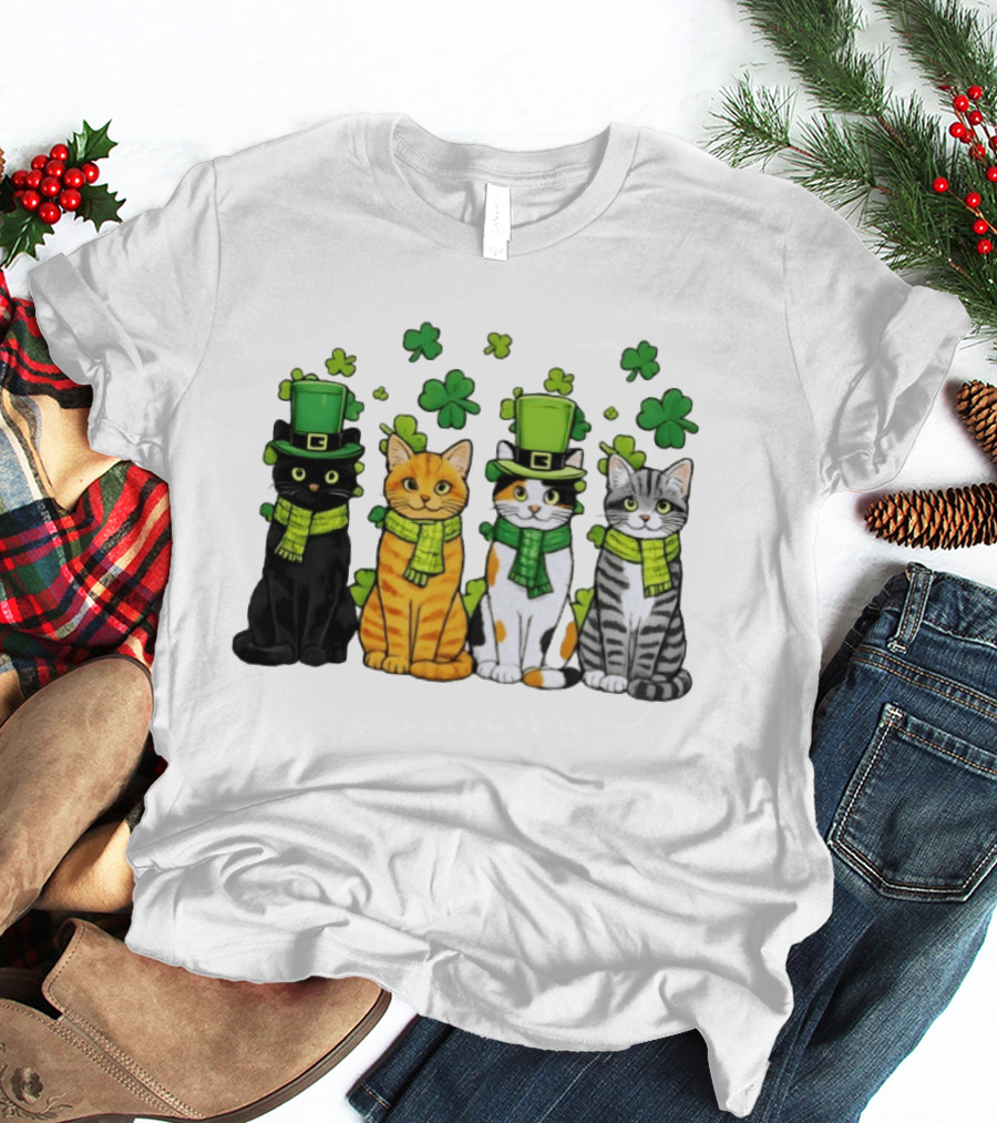 St Catrick's Day Black Cat Orange Tabby Cat Calico Cat And Gray Tabby Cat With Shamrocks And Green St Patrick's Hats T-Shirt