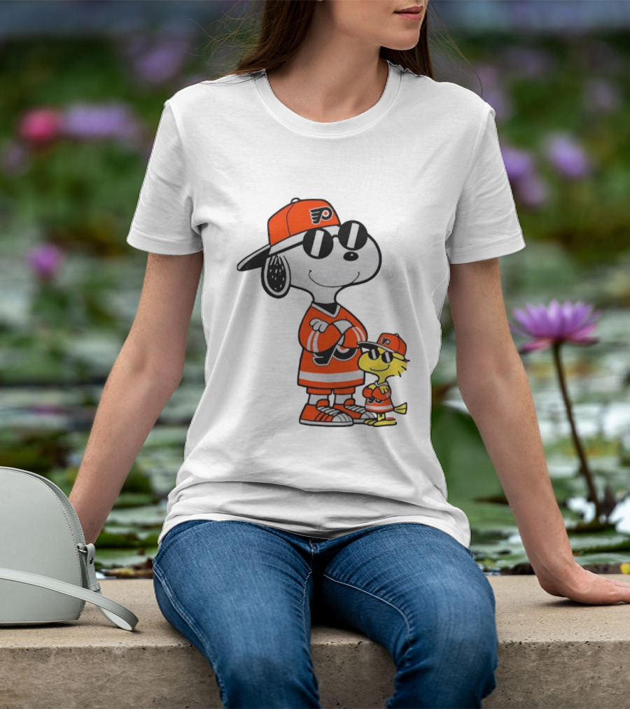 Snoopy Woodstock Philadelphia Flyers NHL Hockey Sunglasses T-Shirt