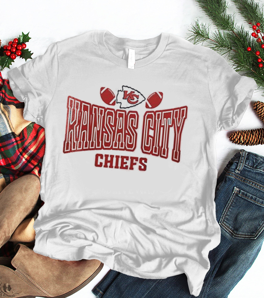 Kansas City Chiefs My Heart Belongs Valentine's Day Football T-Shirt