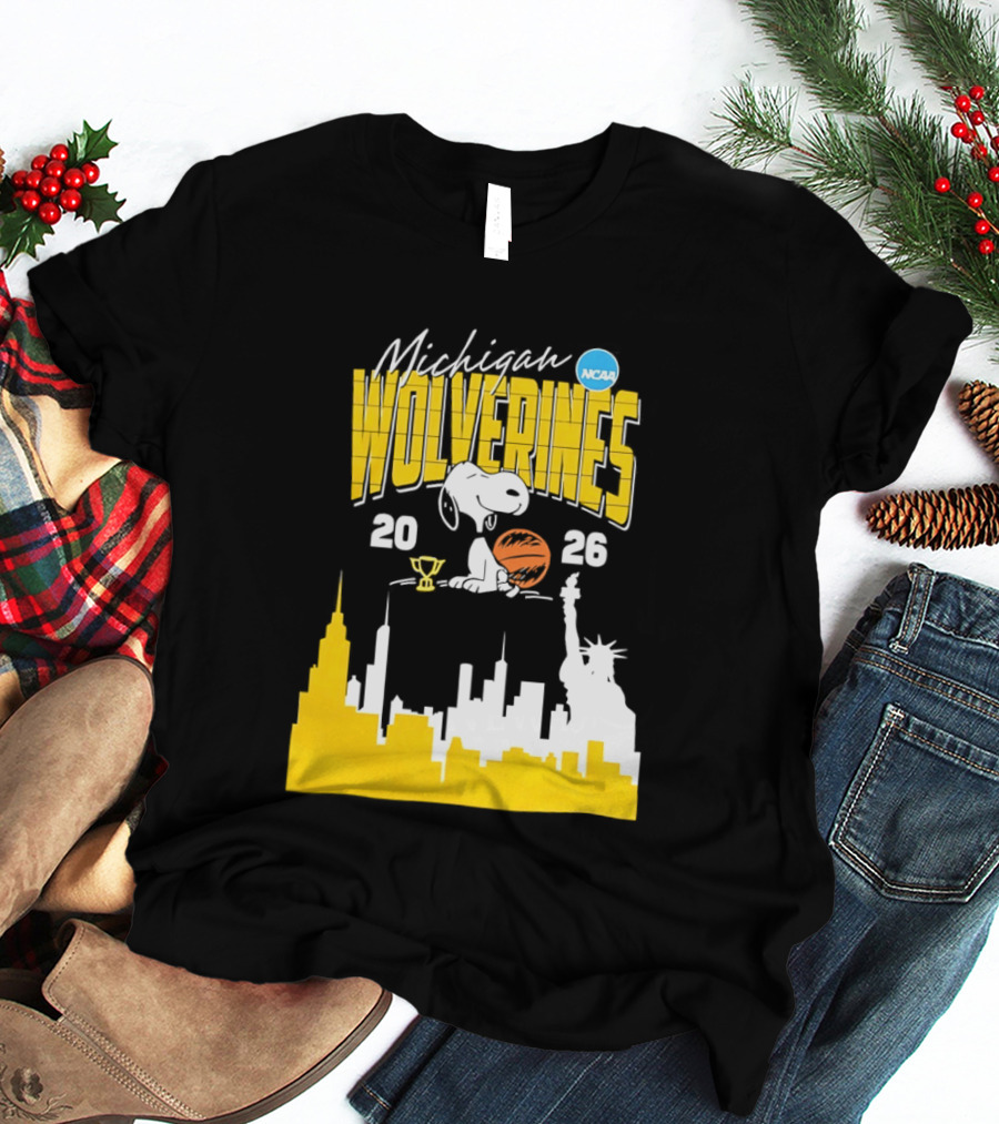 Michigan Wolverines NCAA Basketball Snoopy City Skyline 2026 T-Shirt