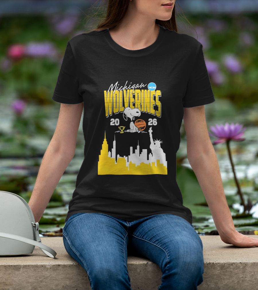 Michigan Wolverines NCAA Basketball Snoopy City Skyline 2026 T-Shirt
