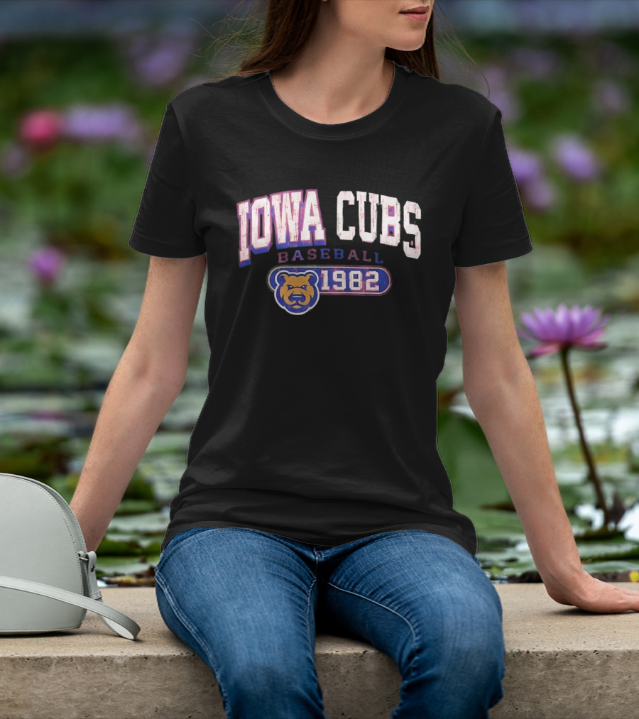 Iowa Cubs Baseball 1982 Vintage Emblem With Bear T-Shirt