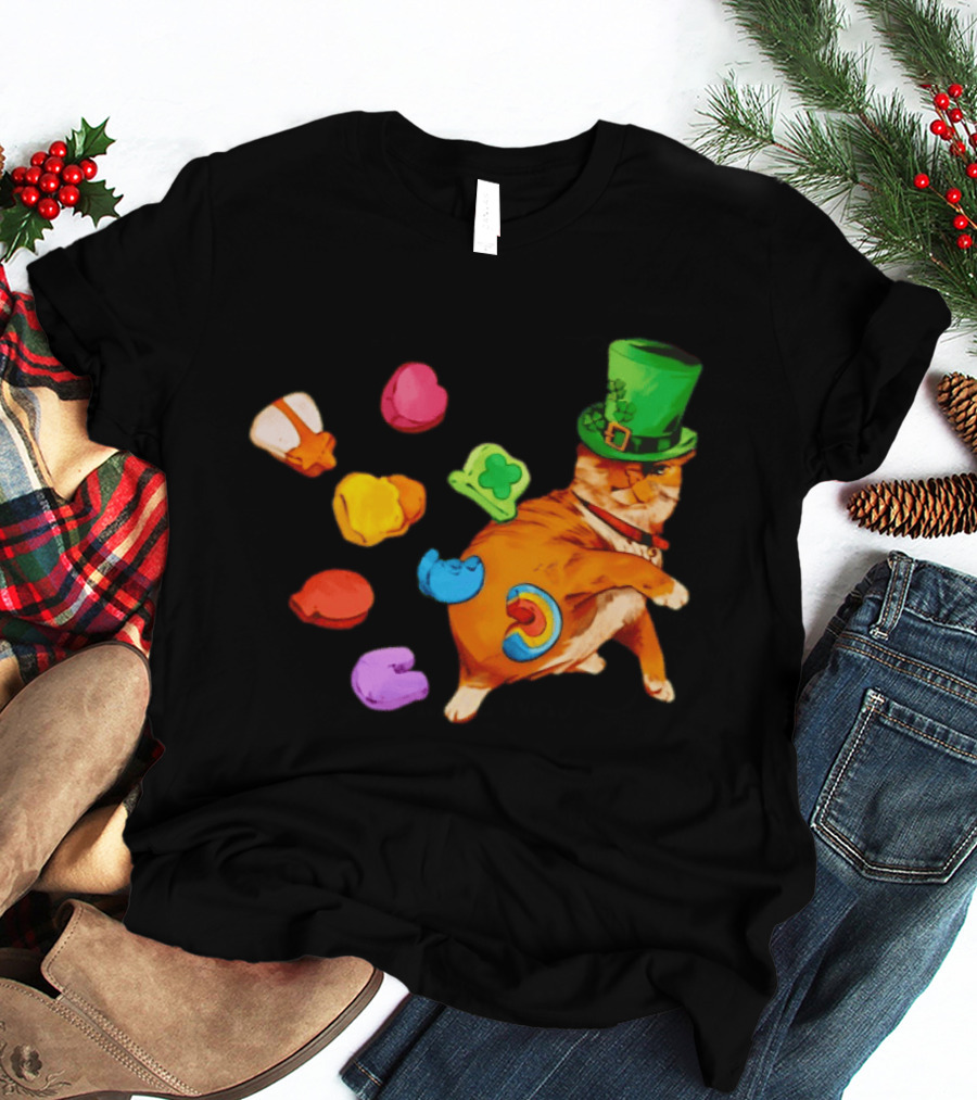 Lucky Cat With Green Clover Hat And Multicolored Elements St Patrick's Day T-Shirt