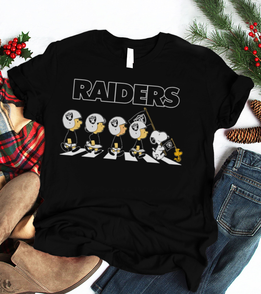 Peanuts Raiders Football Flag Parade With Snoopy And Friends T-Shirt