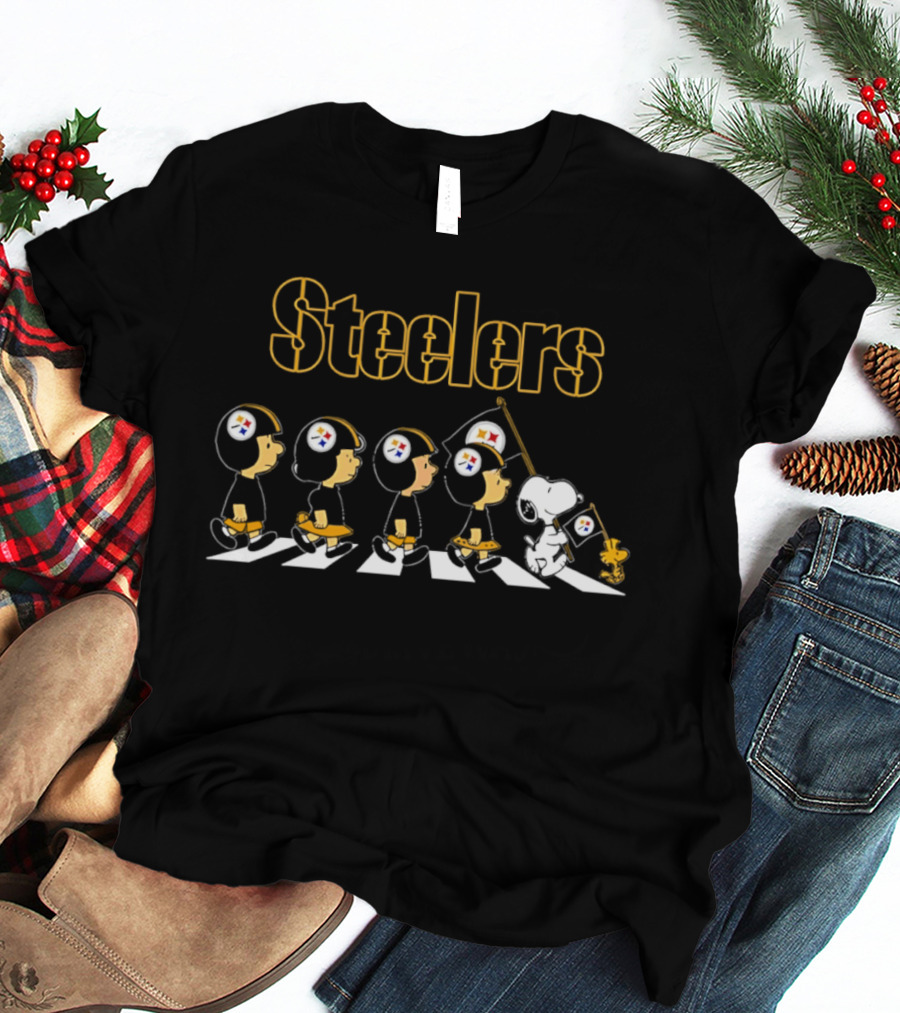 Steelers Peanuts Characters Walking With Football Flag T-Shirt