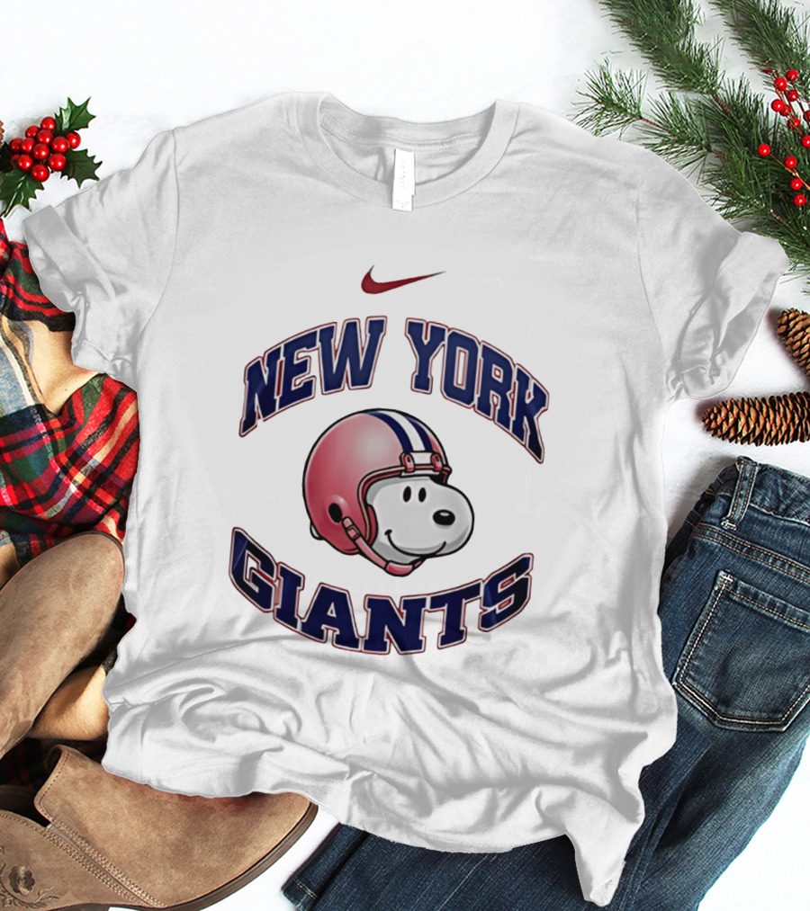 Nike New York Giants Snoopy Football Helmet T-Shirt