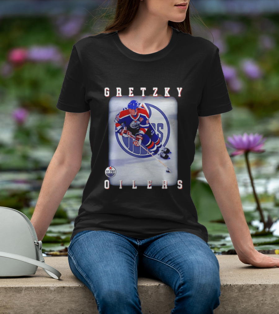 Wayne Gretzky Edmonton Oilers Iconic NHL Legend Action Shot T-Shirt