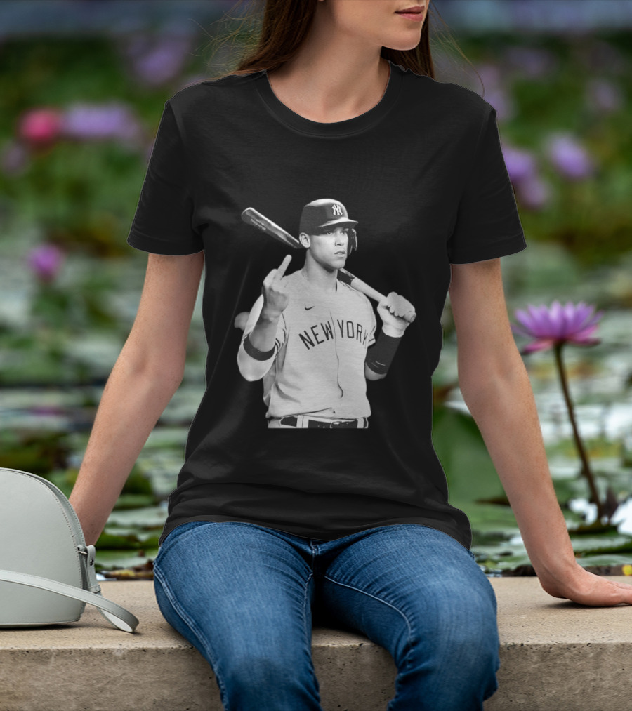 New York Yankees Aaron Judge Baseball Gesture T-Shirt