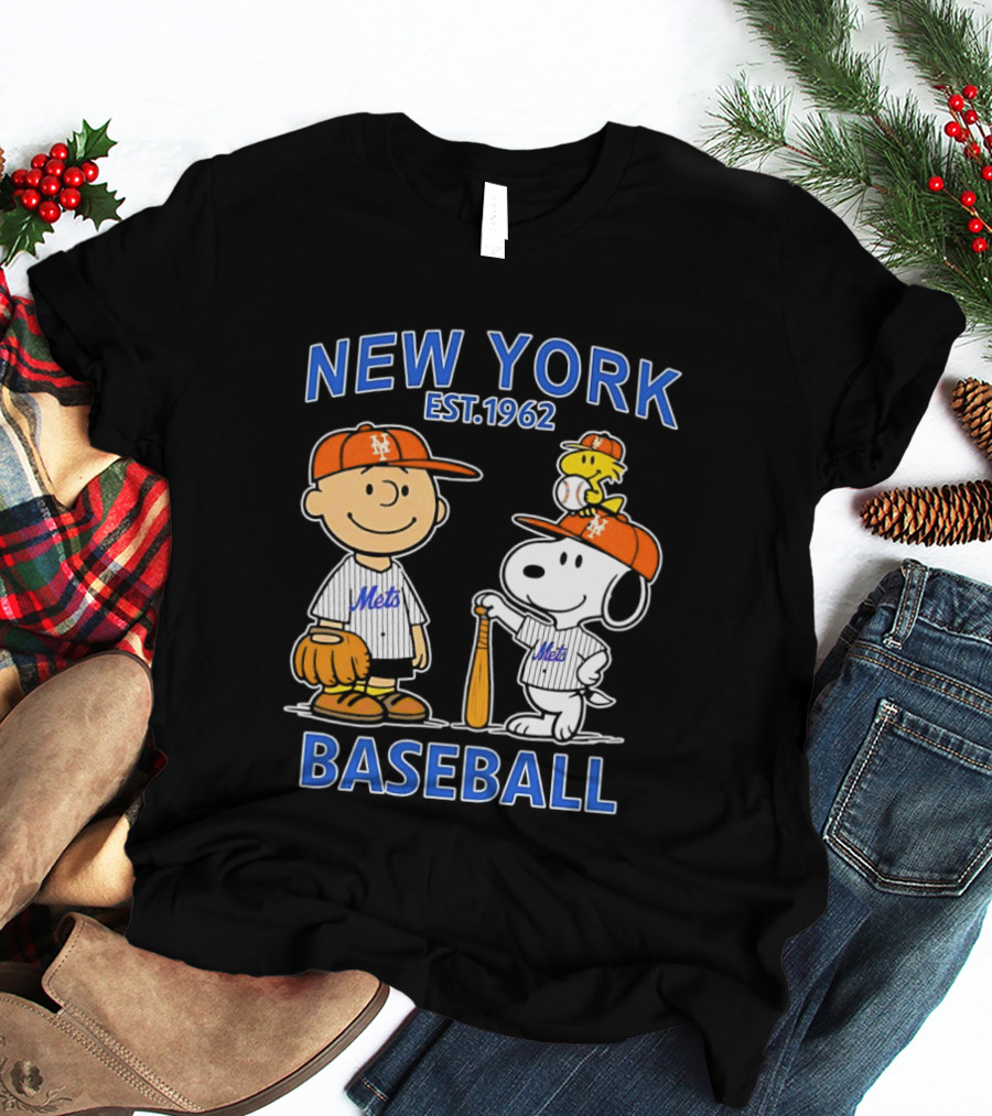 Charlie Brown And Snoopy New York Mets Baseball Est 1962 T-Shirt