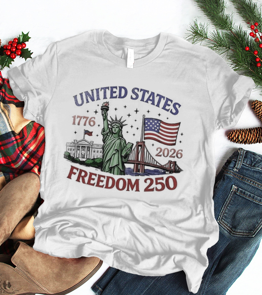 United States 1776 2026 Freedom 250 Anniversary Statue Of Liberty American Flag Celebration T-Shirt