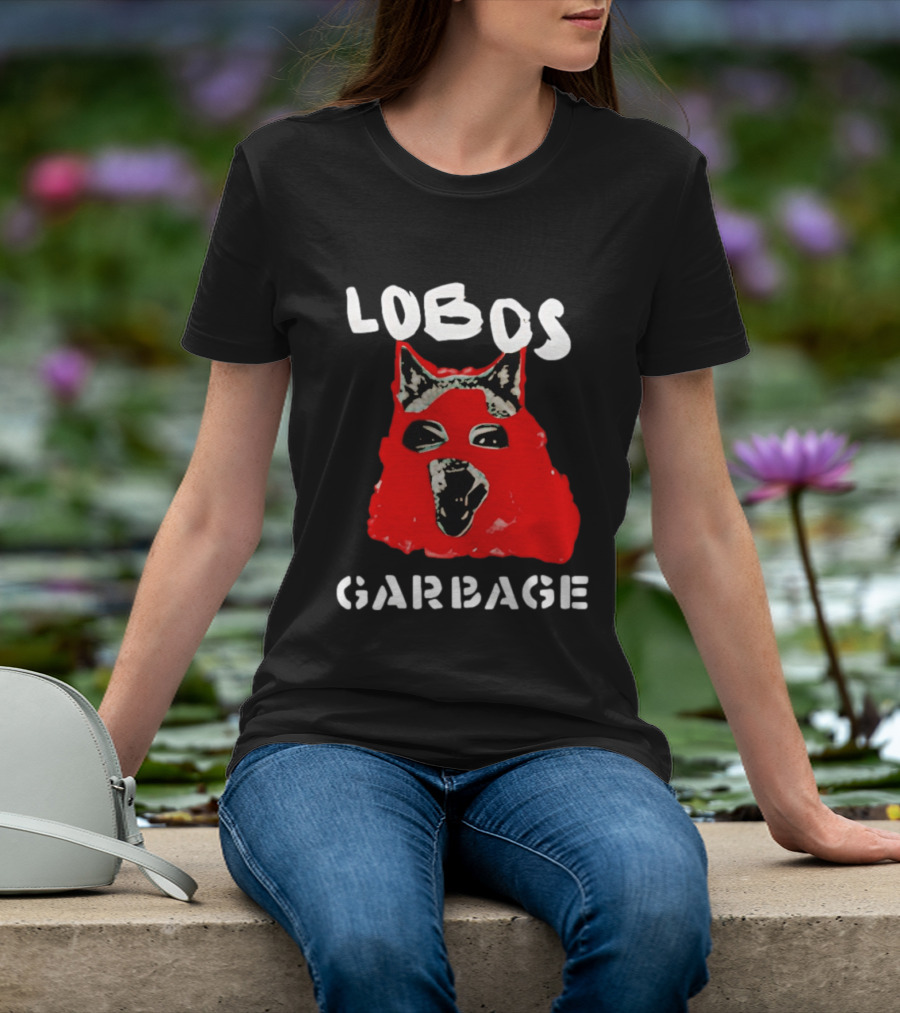 Lobos Dog Red Face Garbage T-Shirt