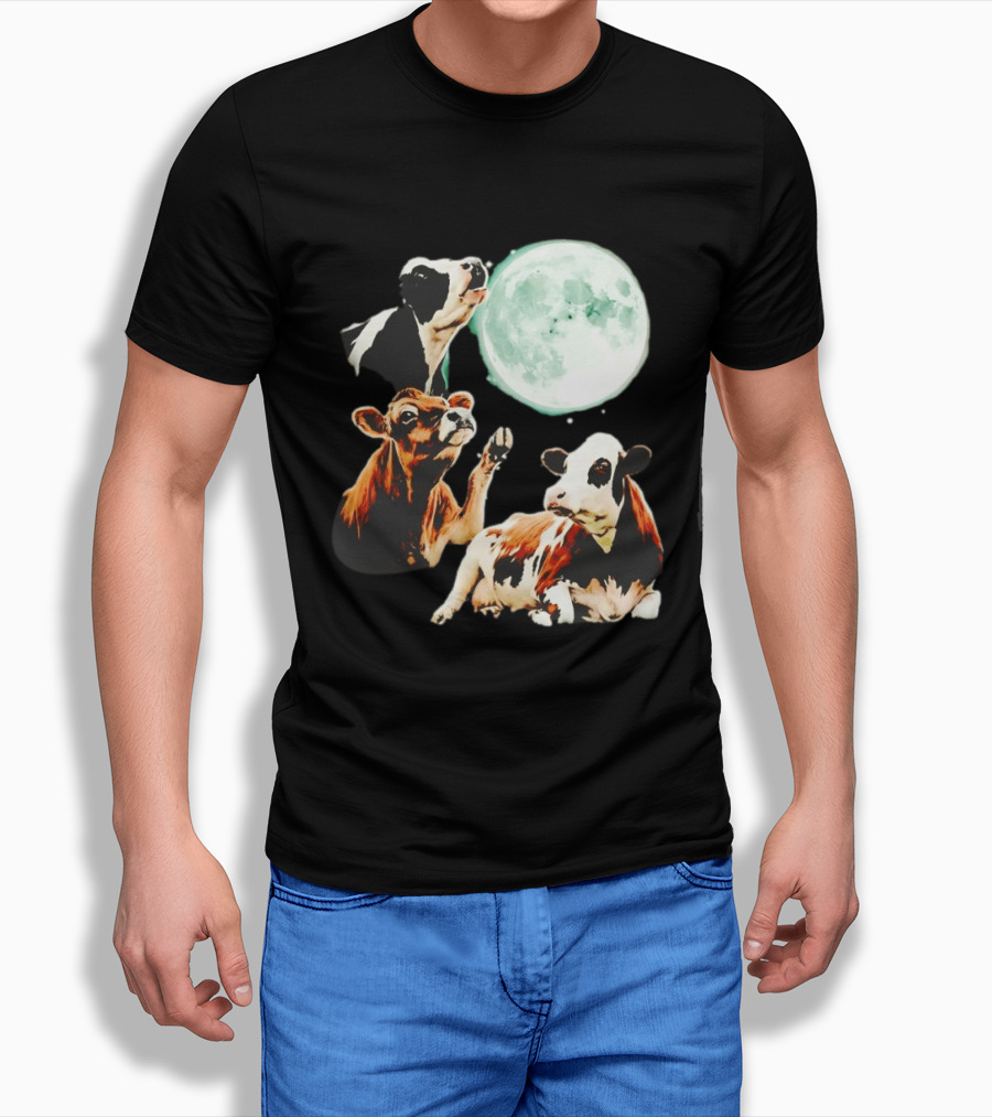 Cow Howling At Moon With Three Cows And Full Moon Scene T-Shirt