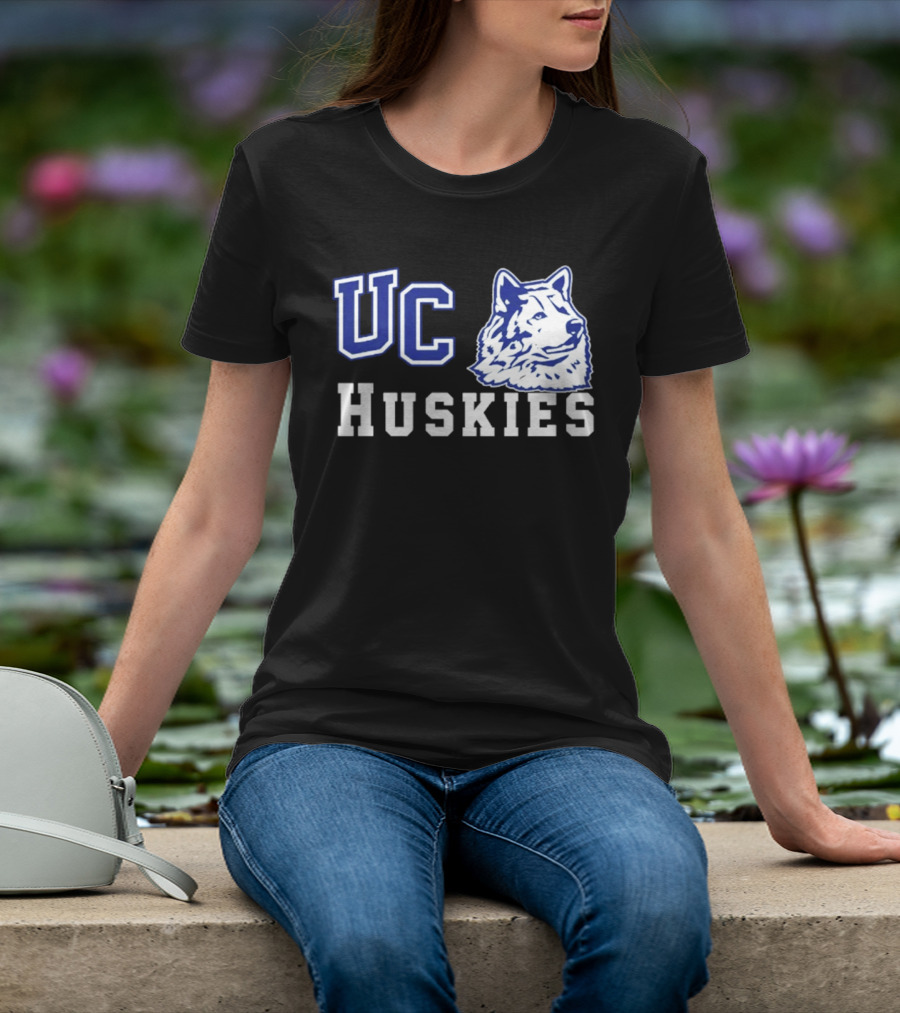 UC Huskies Wolf Head T-Shirt