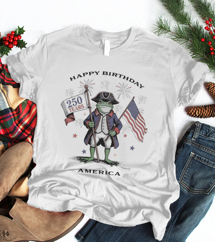 Patriotic Frog Holding Flag 250 Years Of Freedom Happy Birthday America T-Shirt