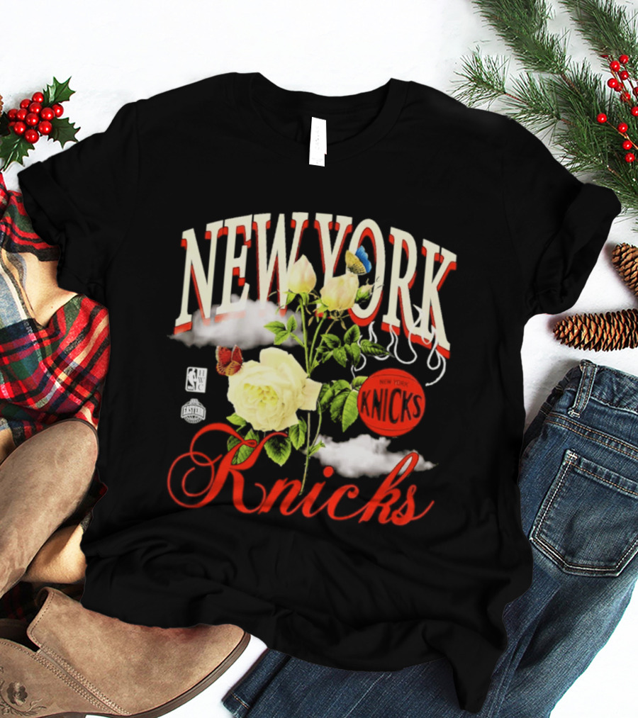 New York Knicks Floral Art With Butterflies And Roses T-Shirt