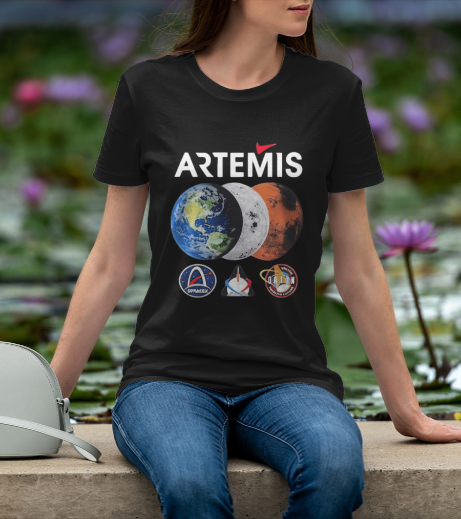 Artemis SpaceX Orion Mission Moon Earth Mars T-Shirt