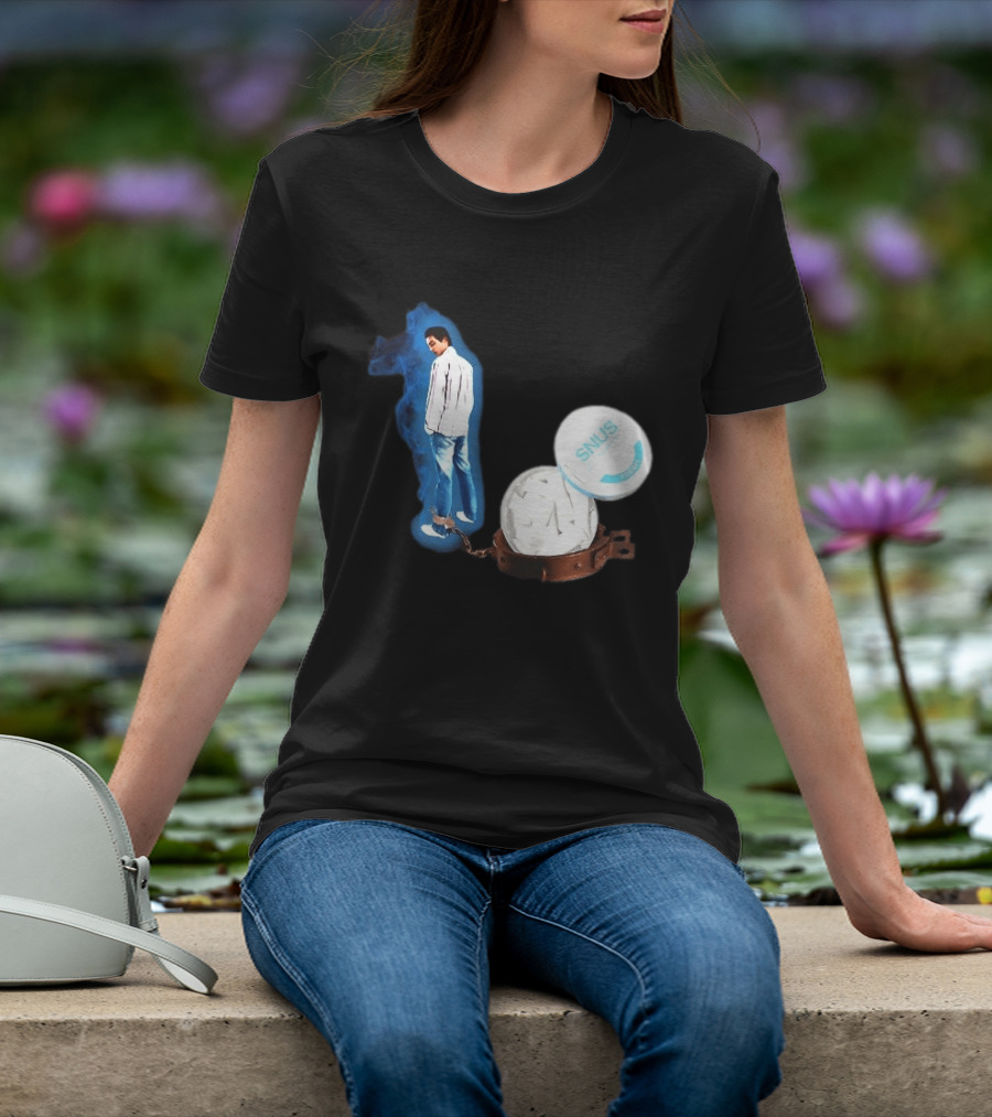 A Snus Gekettet Meme With Snus Tin And Chain T-Shirt