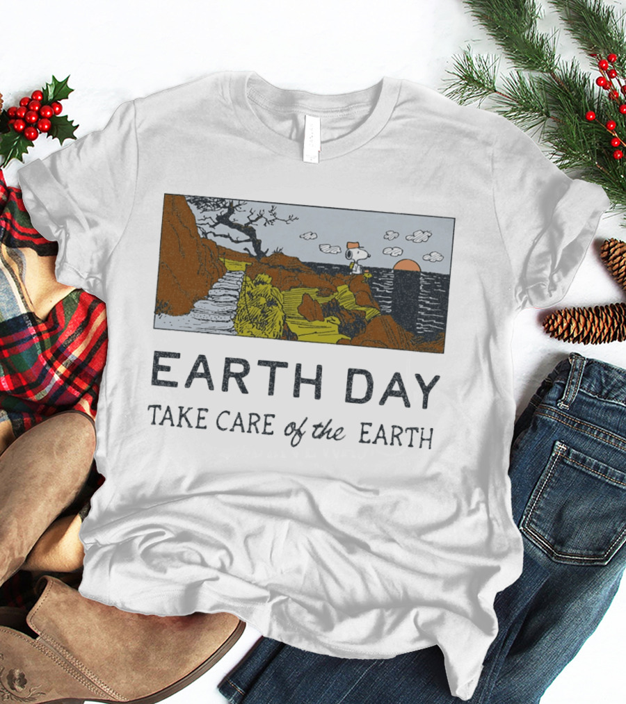Earth Day Snoopy Woodstock Take Care Of The Earth Sunset Scene T-Shirt