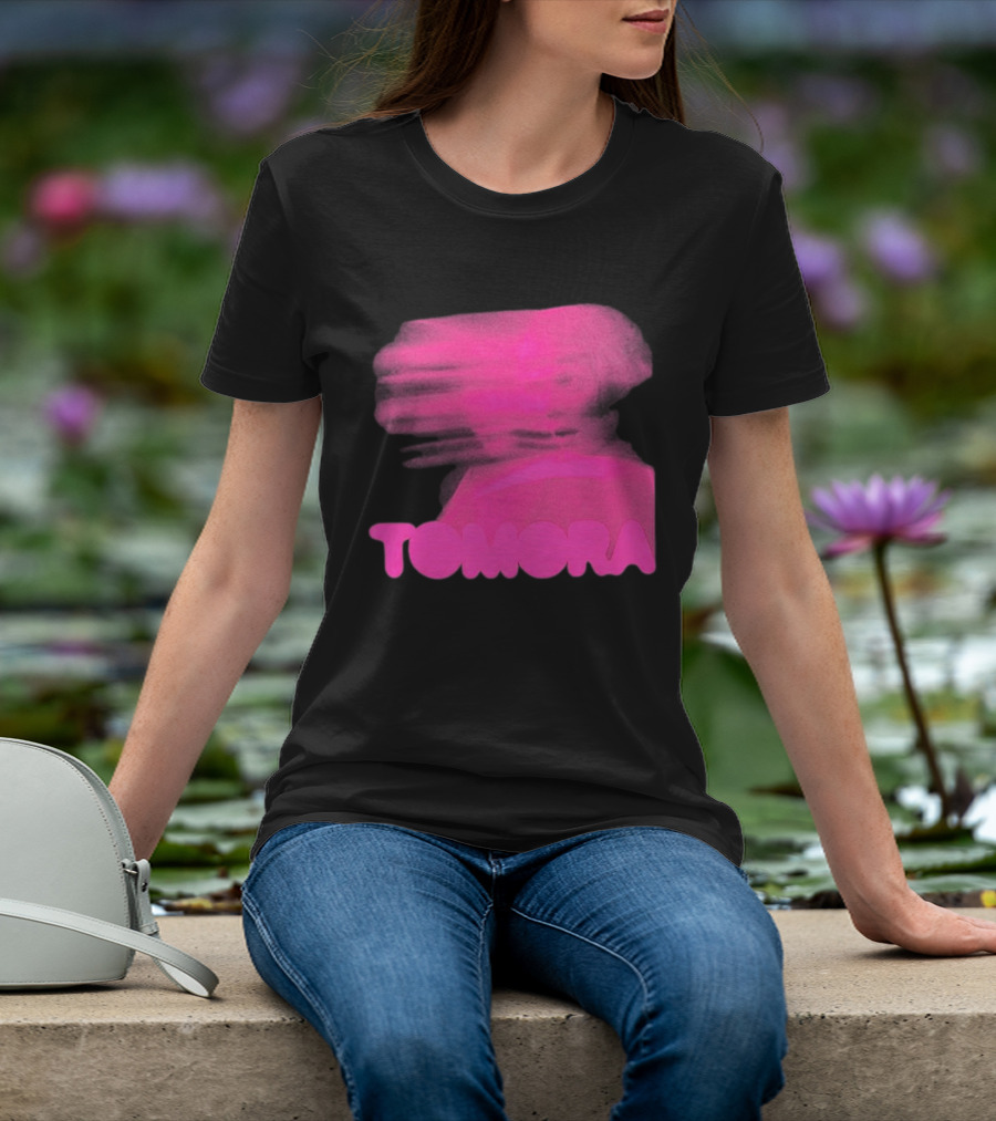 TOMORA Pink Blurred Portrait Friendly Companion T-Shirt