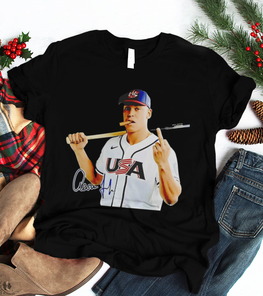 Aaron Judge USA World Baseball Smoking Middle Finger Gesture Iconic Sports Symbolism T-Shirt