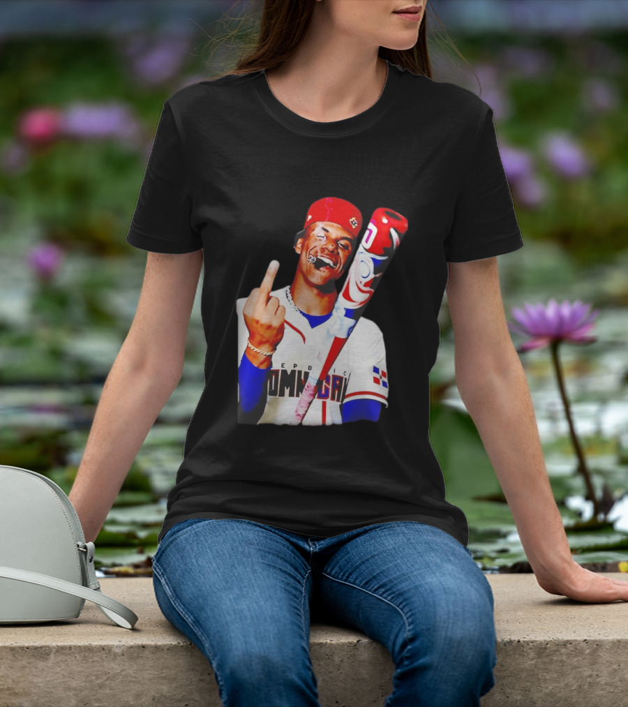 Juan Soto Dominican Republic Baseball Smoking Gesture Middle Finger T-Shirt