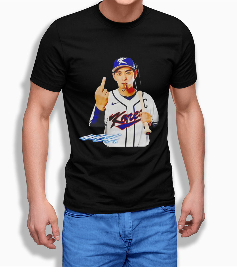 Korea World Baseball Jung Hoo Lee Smoking Cigar Middle Finger T-Shirt