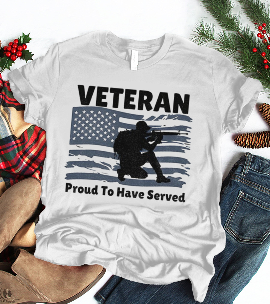 Veteran Proud To Have Served American Flag And Soldier Kneeling T-Shirt