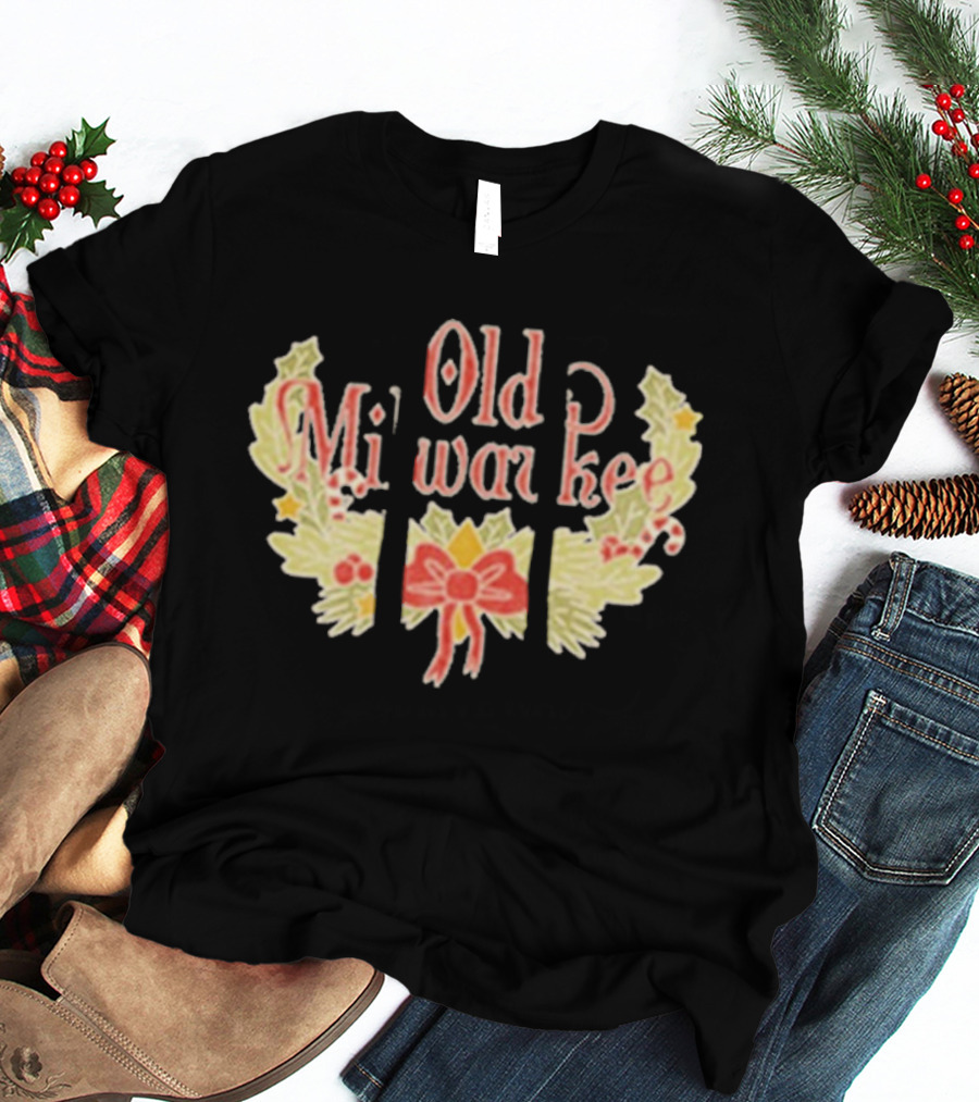 Old Milwaukee Holiday Reserve Christmas Wreath Bow Vintage Retro T-Shirt