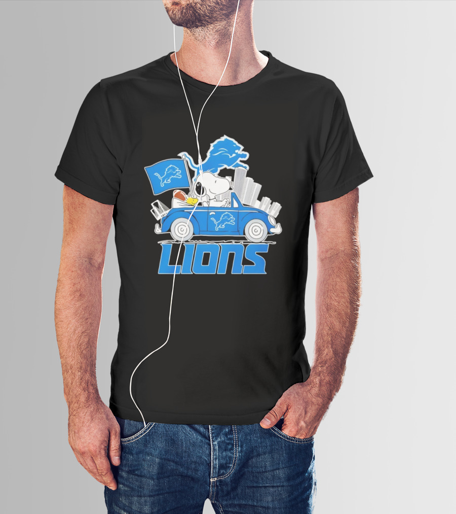 Snoopy Woodstock Driving Detroit Lions Car Flag Football T-Shirt