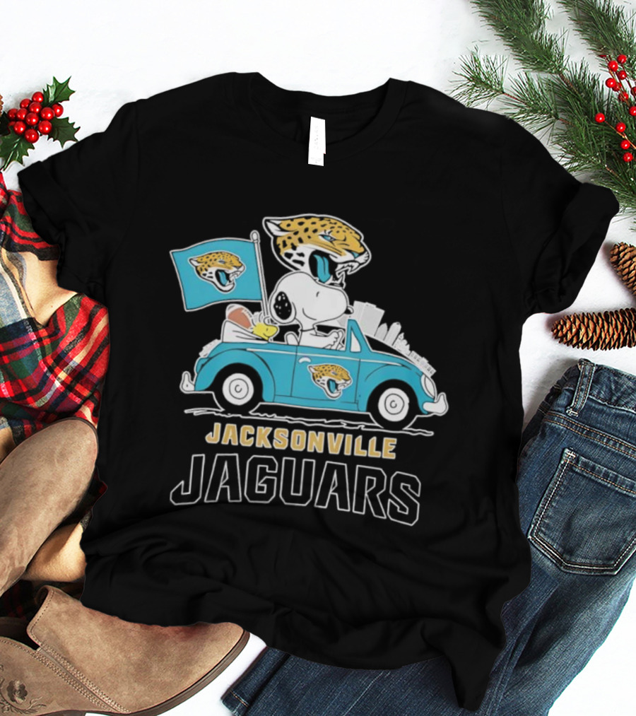 Peanuts Jacksonville Jaguars Snoopy Driving Car With Flag And Football T-Shirt