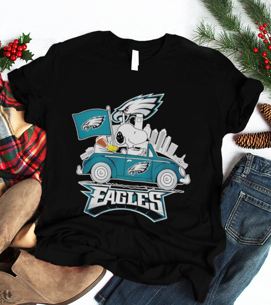 Philadelphia Eagles Snoopy Woodstock Driving Car Football Logo Fan Art T-Shirt