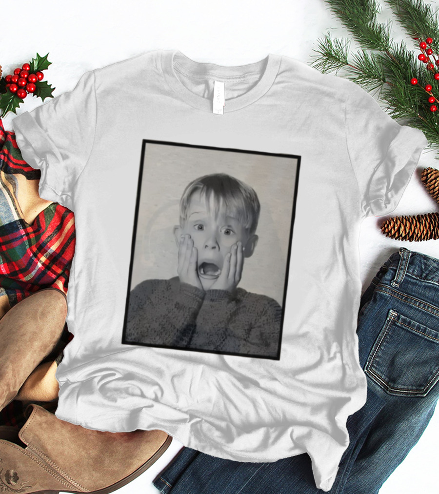 Home Alone Kevin McCallister Hands On Face Iconic Christmas Scene T-Shirt