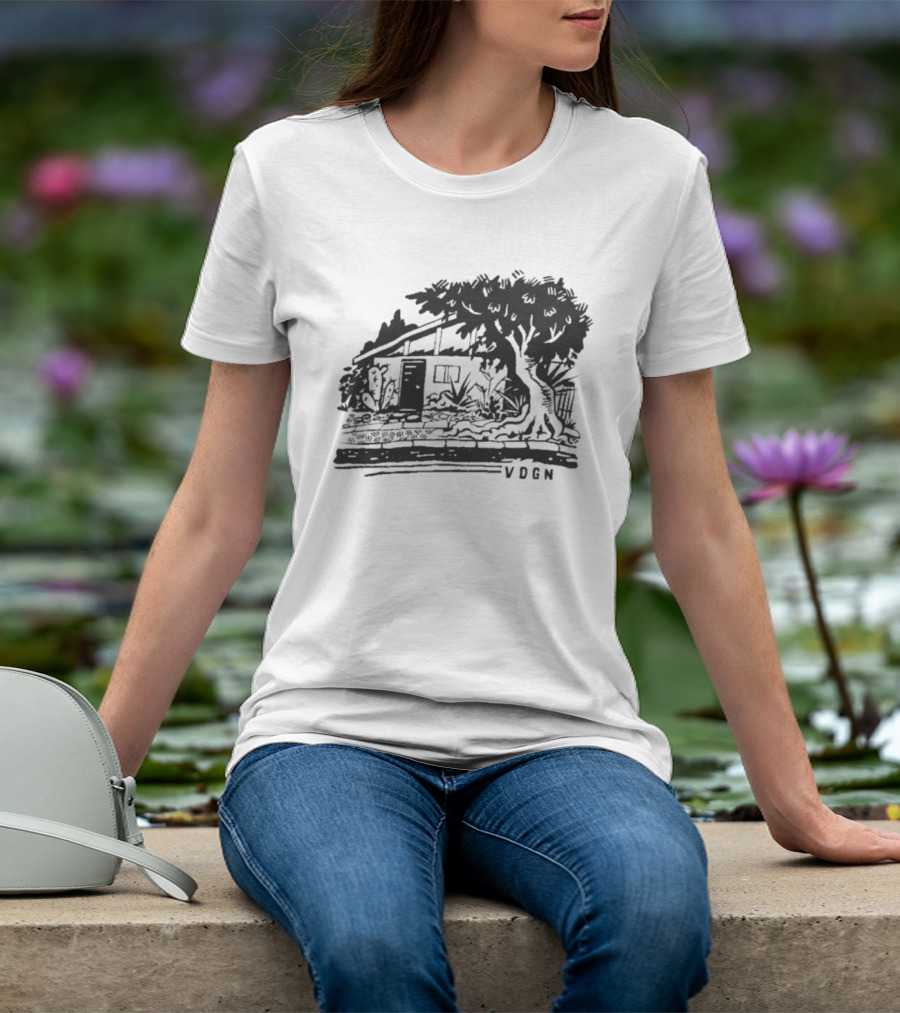 Venice Bungalow Vdgn Treehouse Illustration T-Shirt