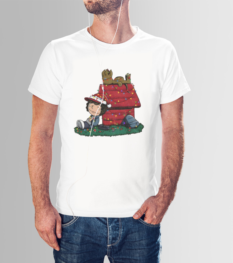 Peanuts Stranger Things Dustin Christmas Snoopy Doghouse Holiday Scene T-Shirt